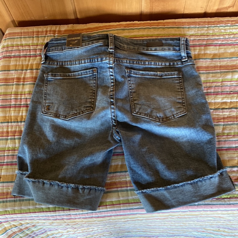 Kut from the Kloth NWT Catherine Boyfriend jean short 0 - Picture 3 of 3